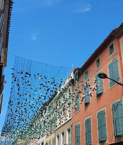 Appartement Chez Mamita : Dans Quartier Calme. Carcassonne