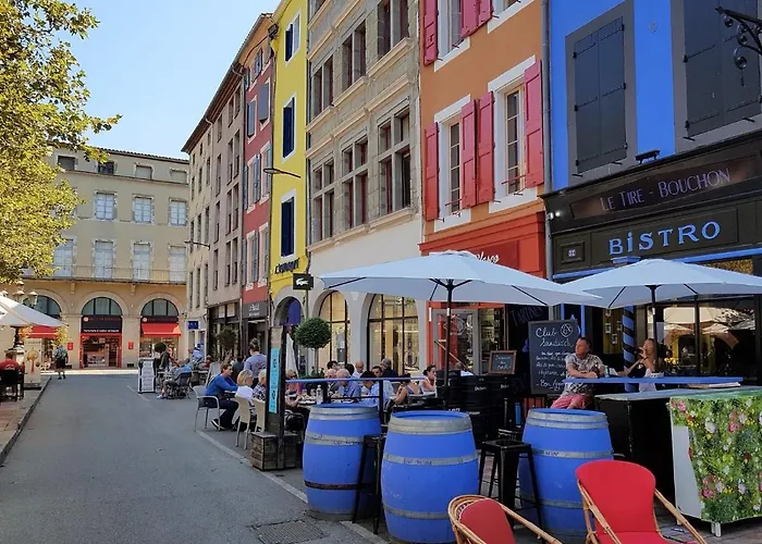 Apartamento Chez Mamita : Dans Quartier Calme. *