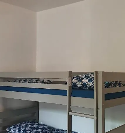 Apartment Chez Mamita : Dans Quartier Calme. *